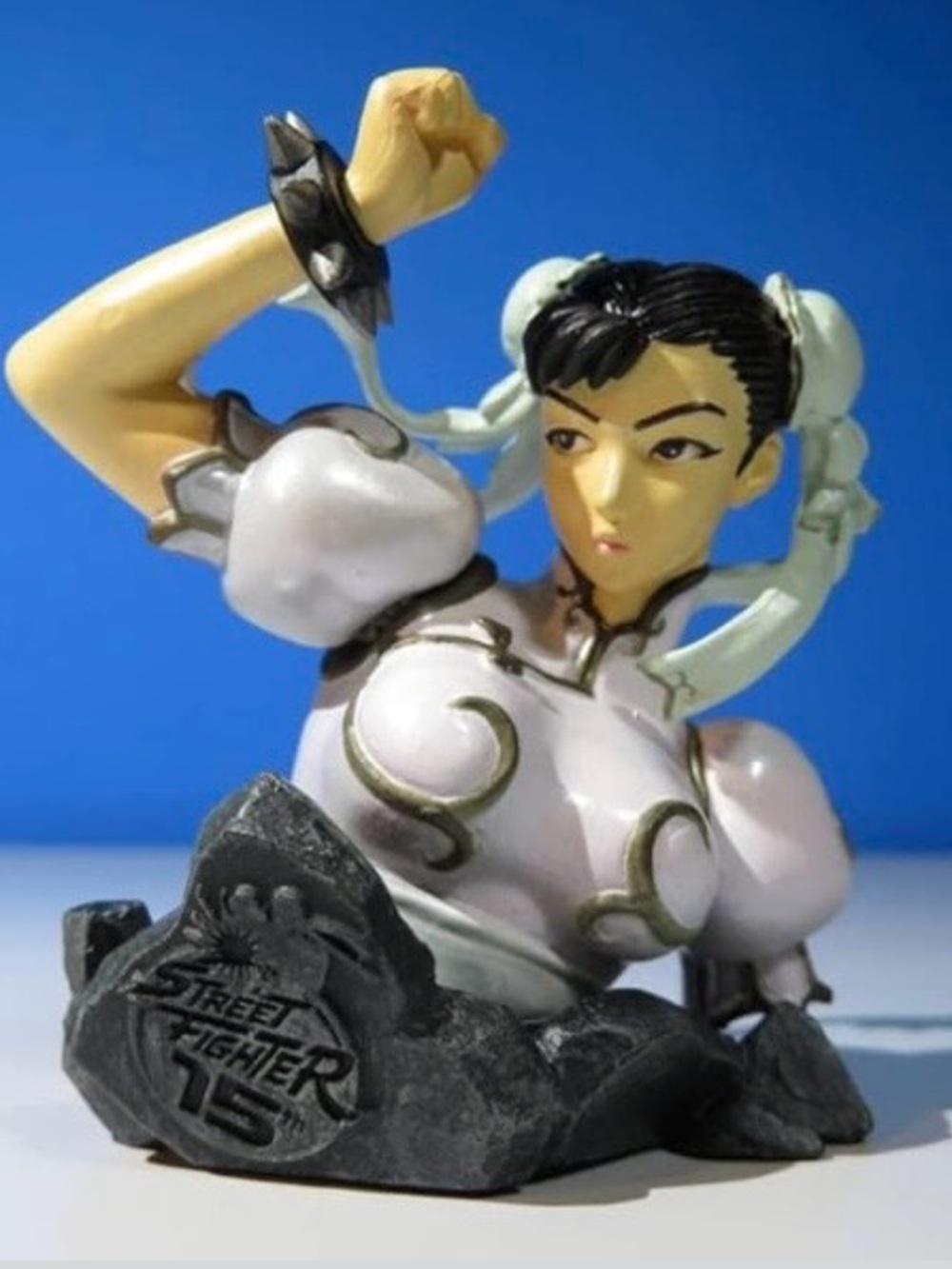 Capcom Chun Li 2004 Street Fighter 15th Anniv. 2P White Mini Bust + Free Gift